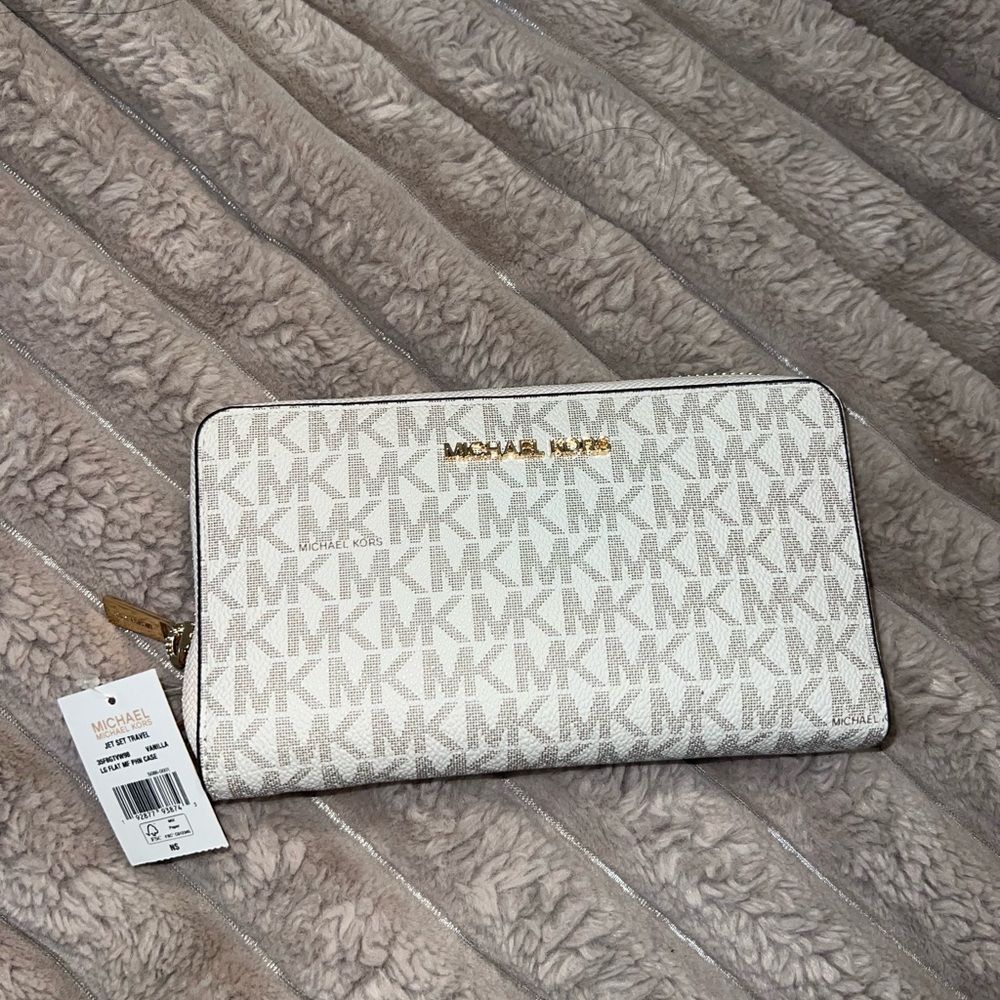 Michael Kors phone wallet wristlet